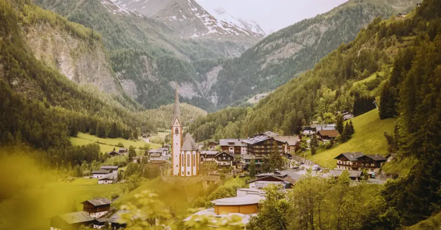 Bergsteigerdorf-heiligenblut-am-grossglockner-im-nationalpark-hohe-tauern